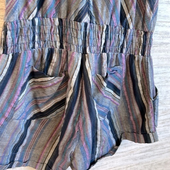 Billabong Romper | SIZE M - Picture 3 of 4
